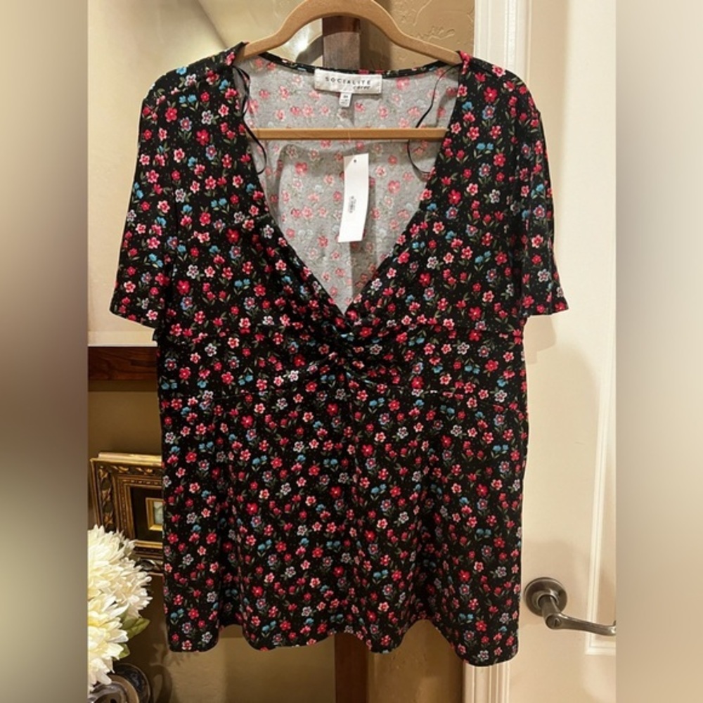 Socialite Curve Womens Plus Size 3X V-Neck Short Sleeve Floral Top